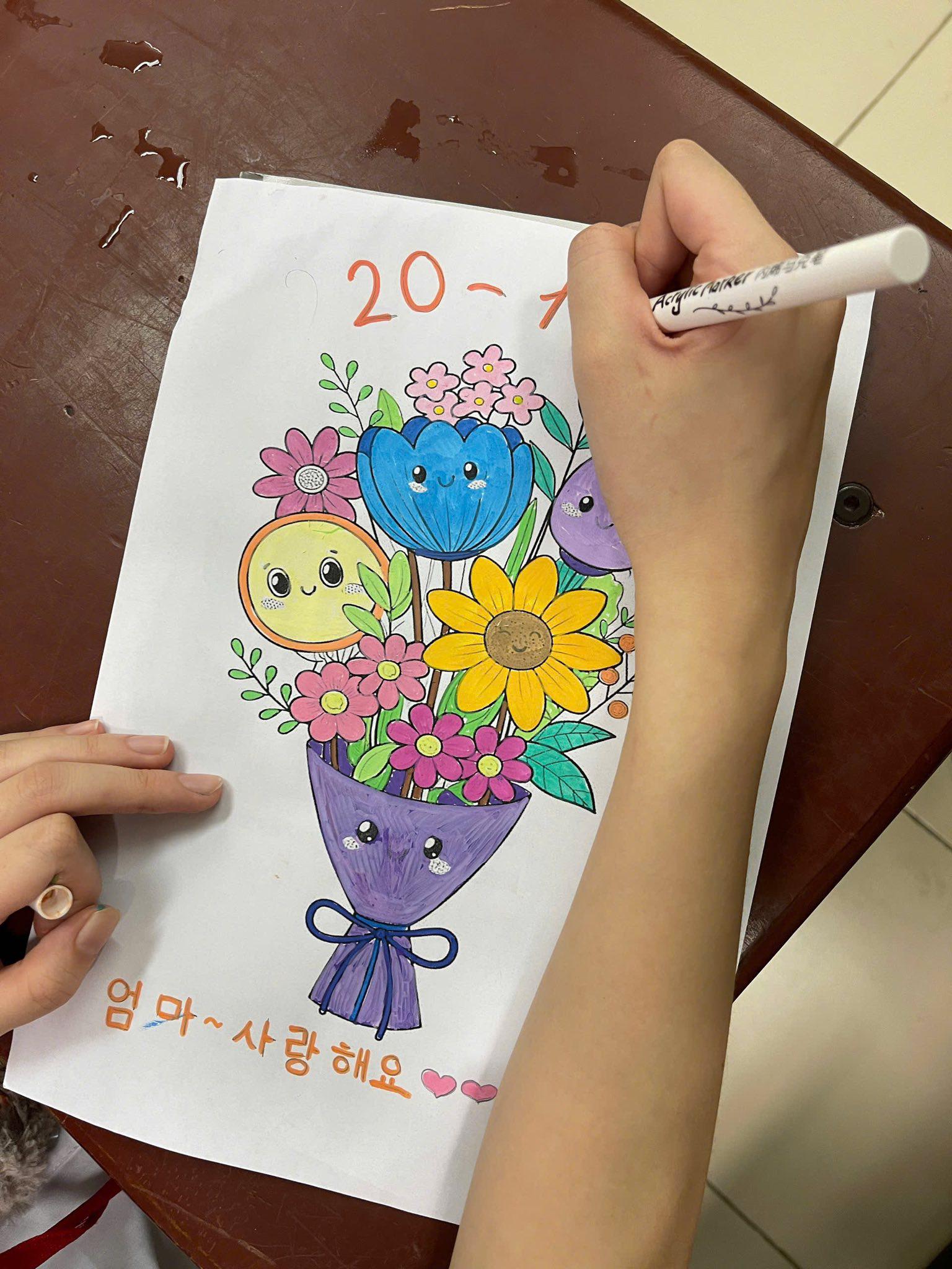 HỌC SINH CLB NGOẠI NGỮ TRAO GỬI YÊU THƯƠNG CHÀO MỪNG 20-10[English below]