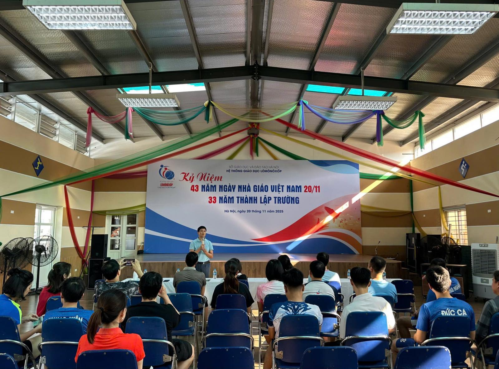 SÔI NỔI BUỔI GIAO LƯU CẦU LÔNG GIỮA GIÁO VIÊN VÀ PHỤ HUYNH – CHÀO MỪNG NGÀY NHÀ GIÁO VIỆT NAM 20/11