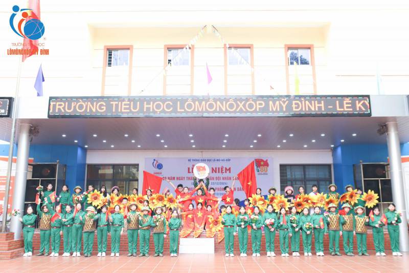 HÀO HÙNG KÝ ỨC THÁNG MƯỜI HAI: VINH QUANG QUÂN ĐỘI ANH HÙNG