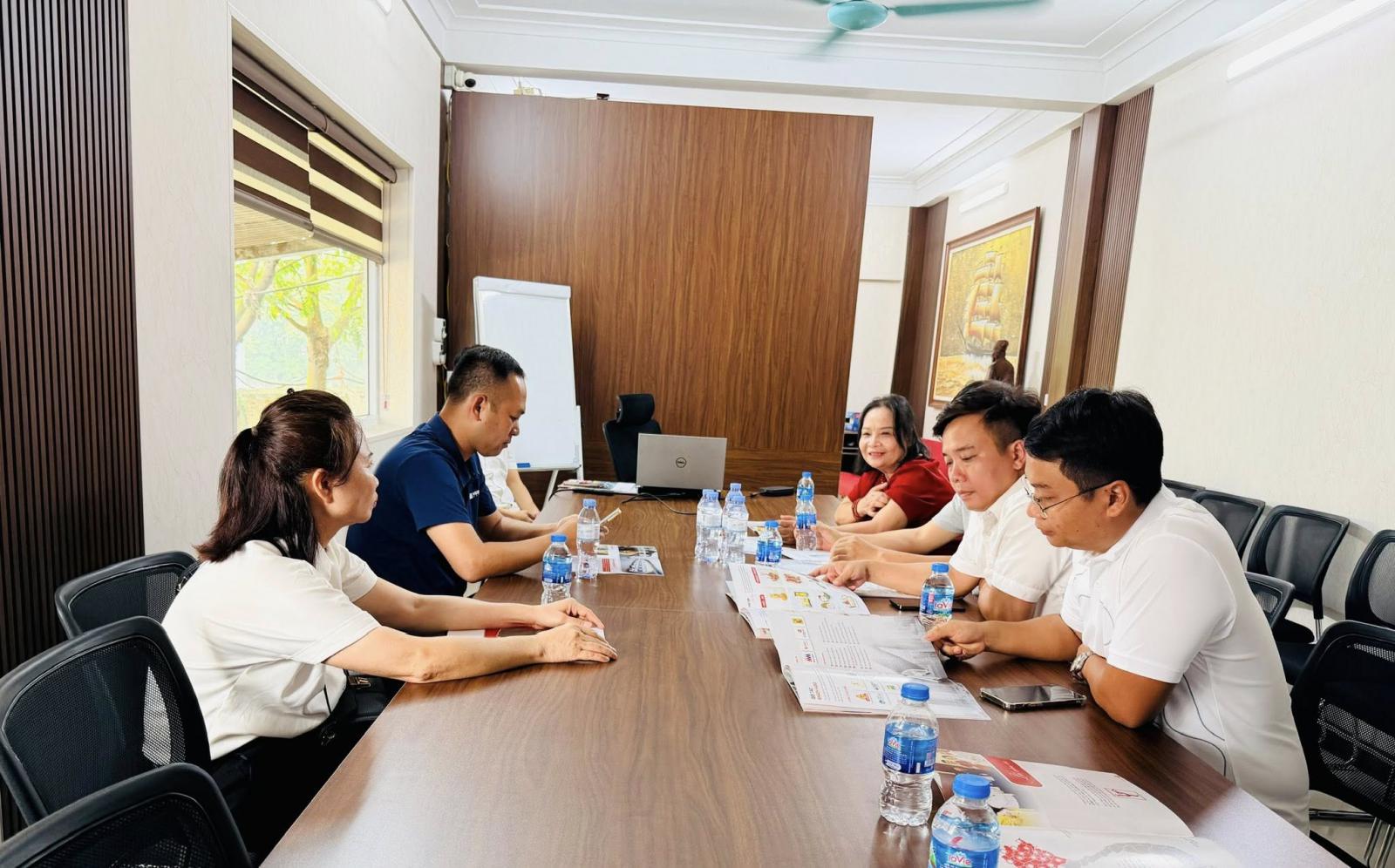 Kiểm tra các đơn vị cung cấp thực phẩm cho bếp ăn nhà trường