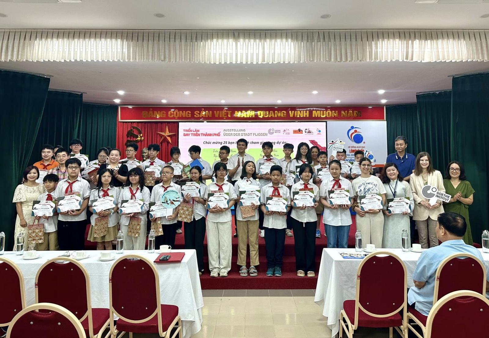 TRIỂN LÃM “BAY TRÊN THÀNH PHỐ” – CÙNG KHÁM PHÁ CHIM HOANG DÃ TRONG ĐÔ THỊ