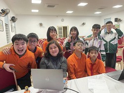 GIAO LƯU TRỰC TUYẾN GIỮA TRƯỜNG THCS VÀ THPT M.V. LÔ-MÔ-NÔ-XỐP VÀ TRƯỜNG SCHULE AN DER SIEG (CHLB ĐỨC)