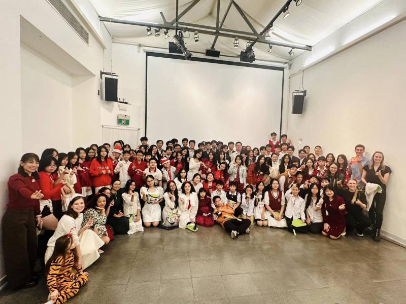 Học sinh Hệ thống giáo dục Lô-mô-nô-xốp giành giải Nhất trong cuộc thi Âm nhạc giáng sinh do viện Goethe tổ chức