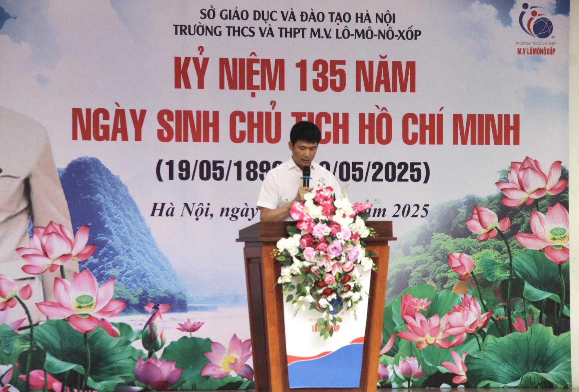 HỌC SINH TRƯỜNG THCS và THPT M.V. LÔ-MÔ-NÔ-XỐP THỂ HIỆN NIỀM TỰ HÀO VÀ BIẾT ƠN TRONG CHƯƠNG TRÌNH CHÀO MỪNG 135 NĂM NGÀY SINH NHẬT BÁC HỒ KÍNH YÊU (19/5/1890 – 19/5/2025)