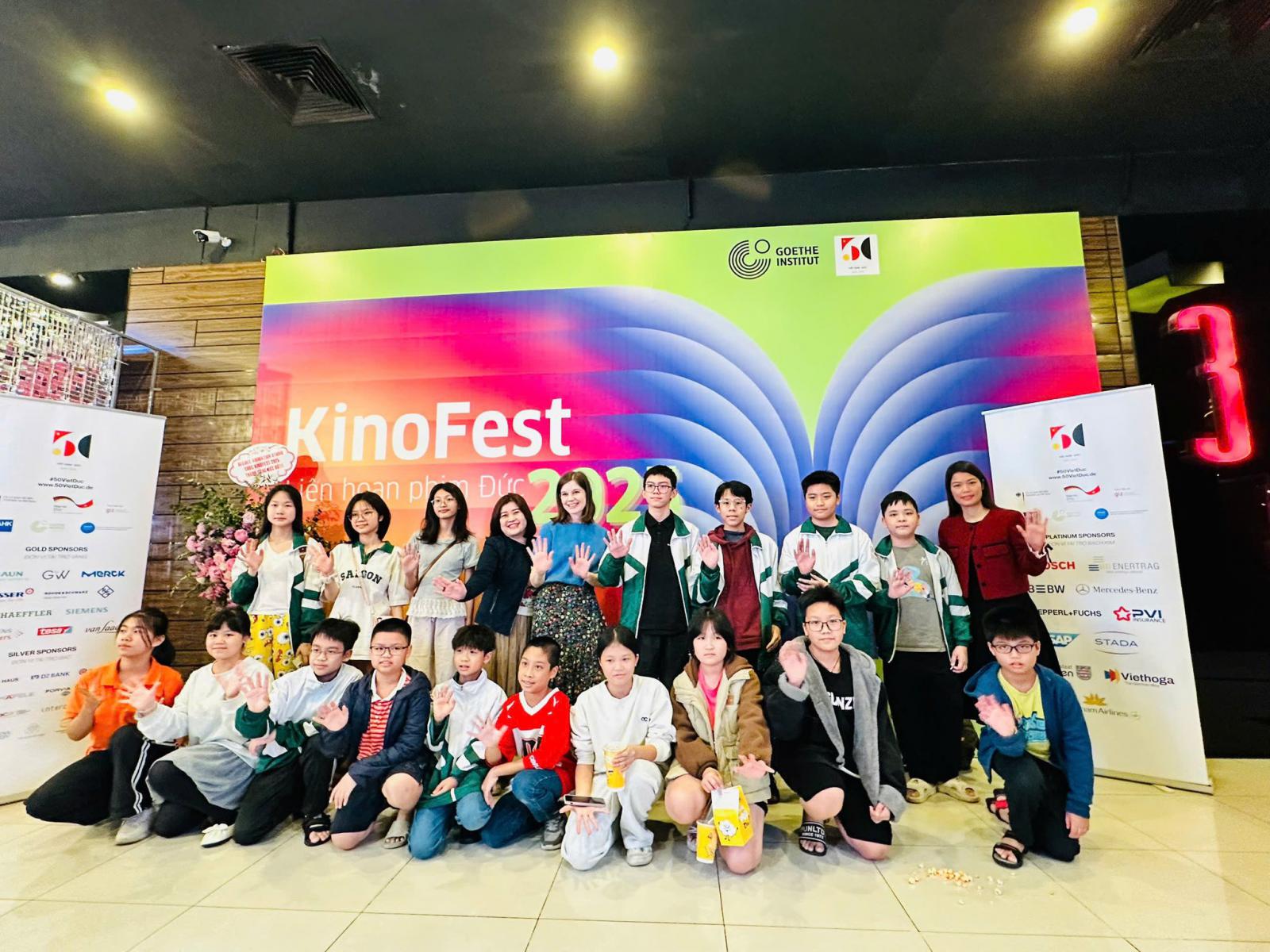 HỌC SINH THCS VÀ THPT M.V. LÔ-MÔ-NÔ-XỐP THAM DỰ KINOFEST-LIÊN HOAN PHIM ĐỨC