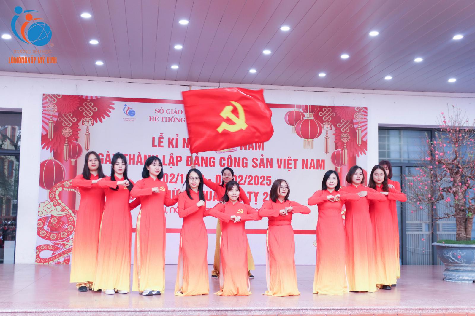  Rộn ràng sắc xuân trong chương trình kỷ niệm 95 năm ngày thành lập Đảng Cộng sản Việt Nam - Chào xuân Ất Tỵ